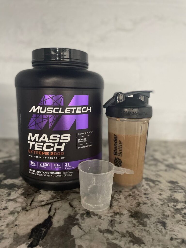 An image of MuscleTech Mass Tech 200 mass gainer