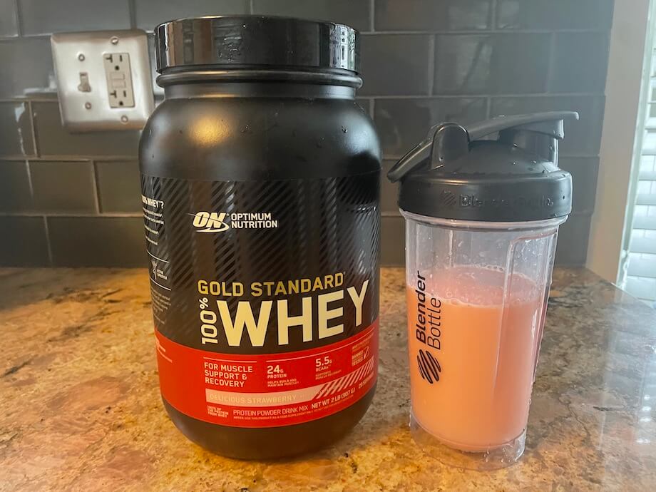 https://www.garagegymreviews.com/wp-content/uploads/optimum-nutrition-strawberry-3.jpg