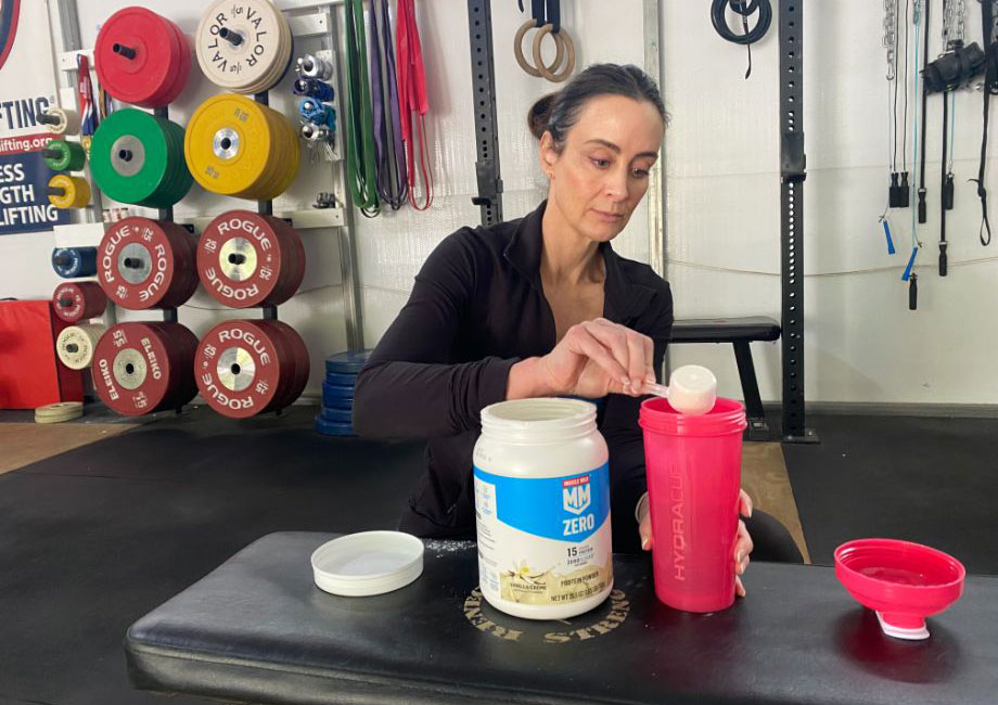 Best Protein Powder for Seniors Chosen By An RD (2024) Garage Gym