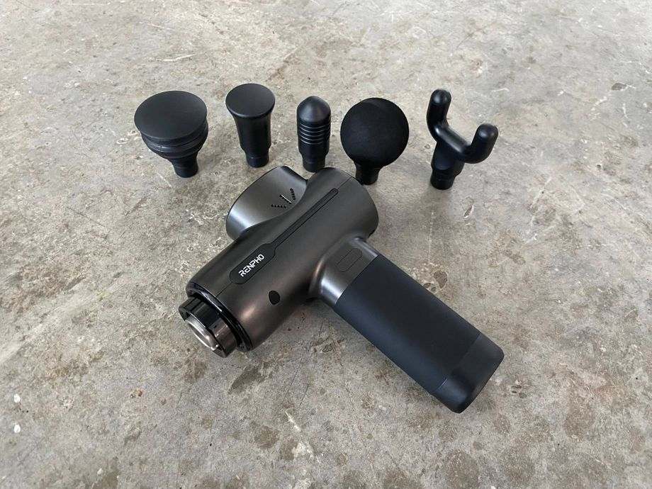 Renpho R3 massage gun with attachments lined up