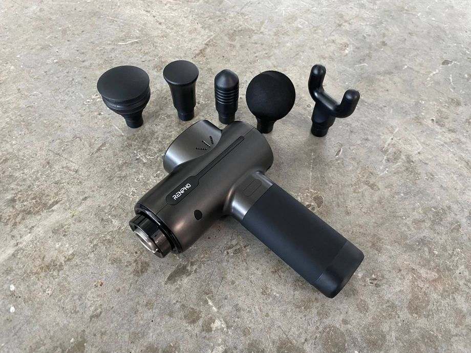 renpho r3 massage gun with attachments lined up