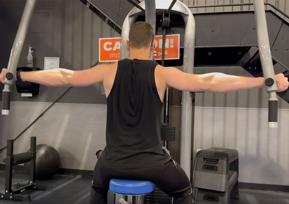 Reverse Pec Deck: The Best Rear-Delt Exercise You’re Not Doing 