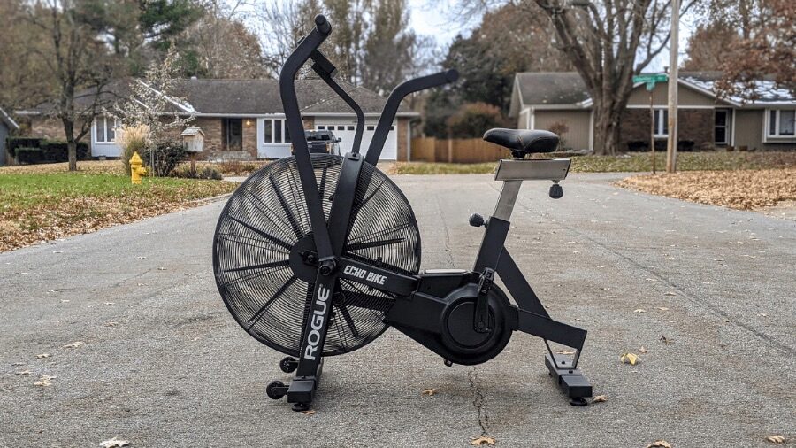 Picture of the Rogue Echo Bike in a driveway