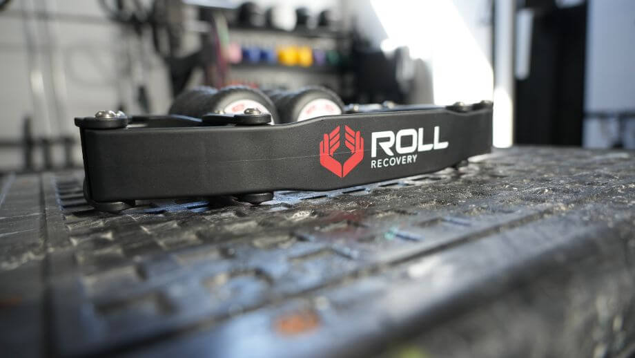 roll recovery r8 view from side showing logo