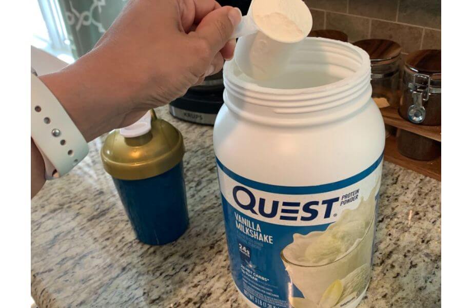 scoop of quest protein powder