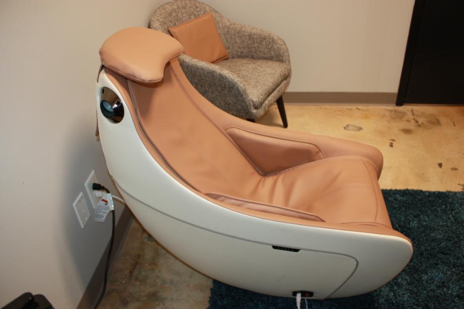 A side profile of the Synca Wellness CirC Massage Chair.