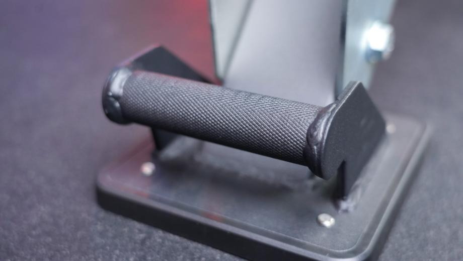 Knurled handle on the TITAN Series Adjustable Bench