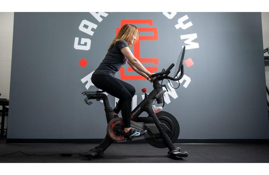 Echelon vs Peloton: What’s the Better Exercise Bike for a Home Gym? 