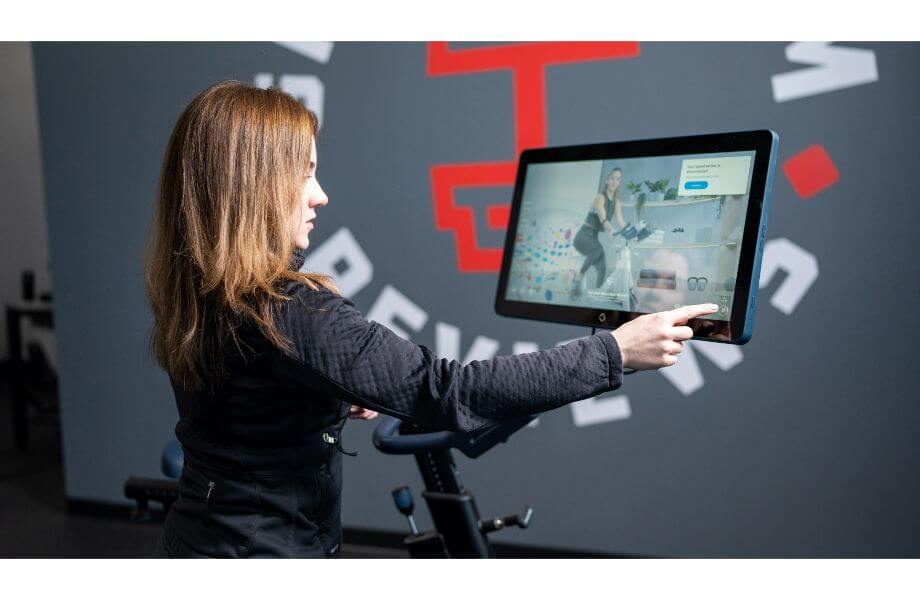 using the touchscreen monitor on the myx II bike