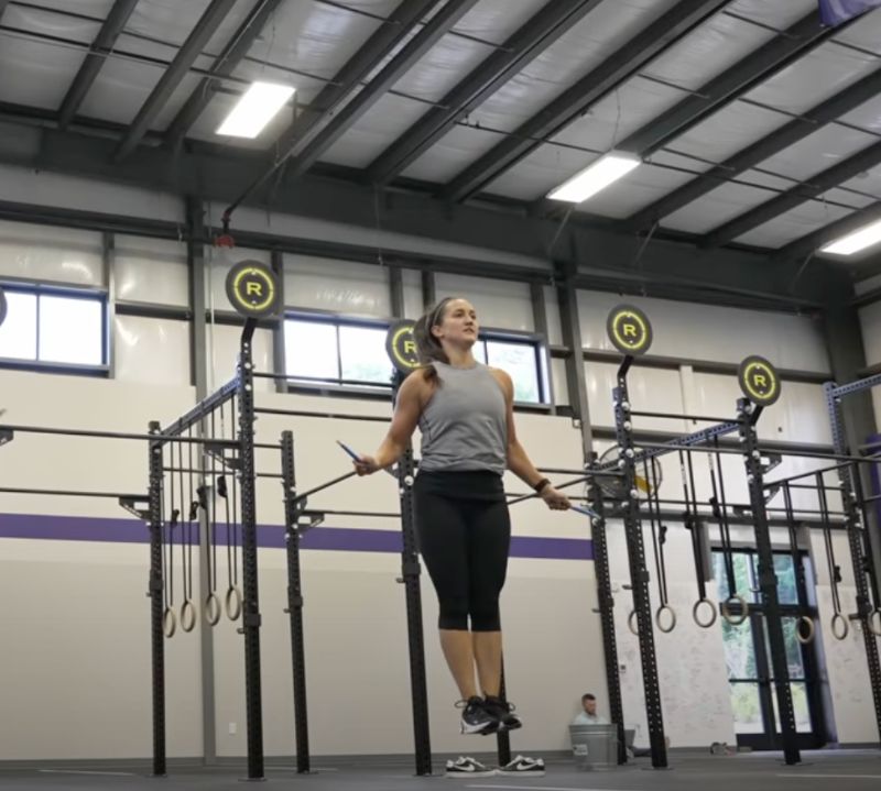 Woman jumping rope in Nike Free Metcon 4