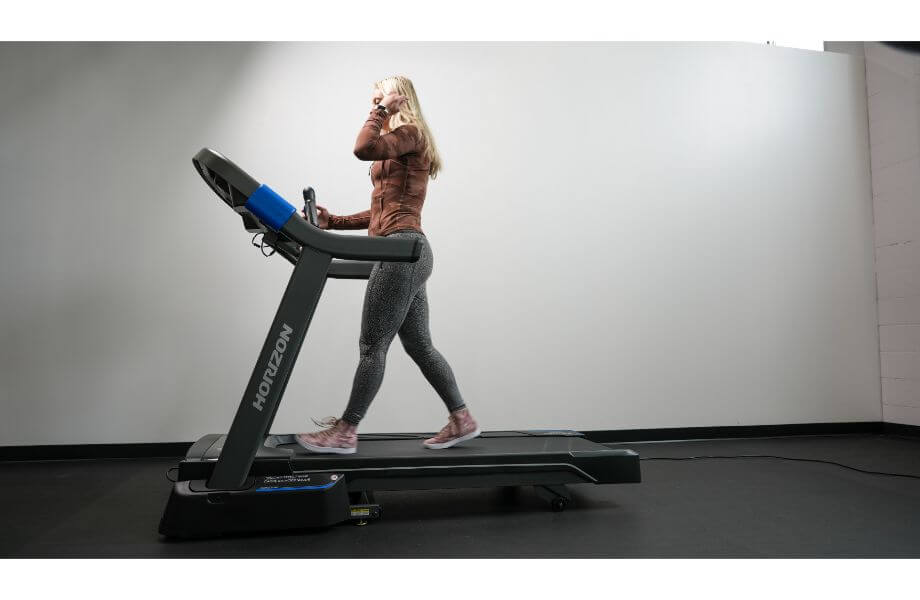 woman walking on horizon 7.0 treadmill